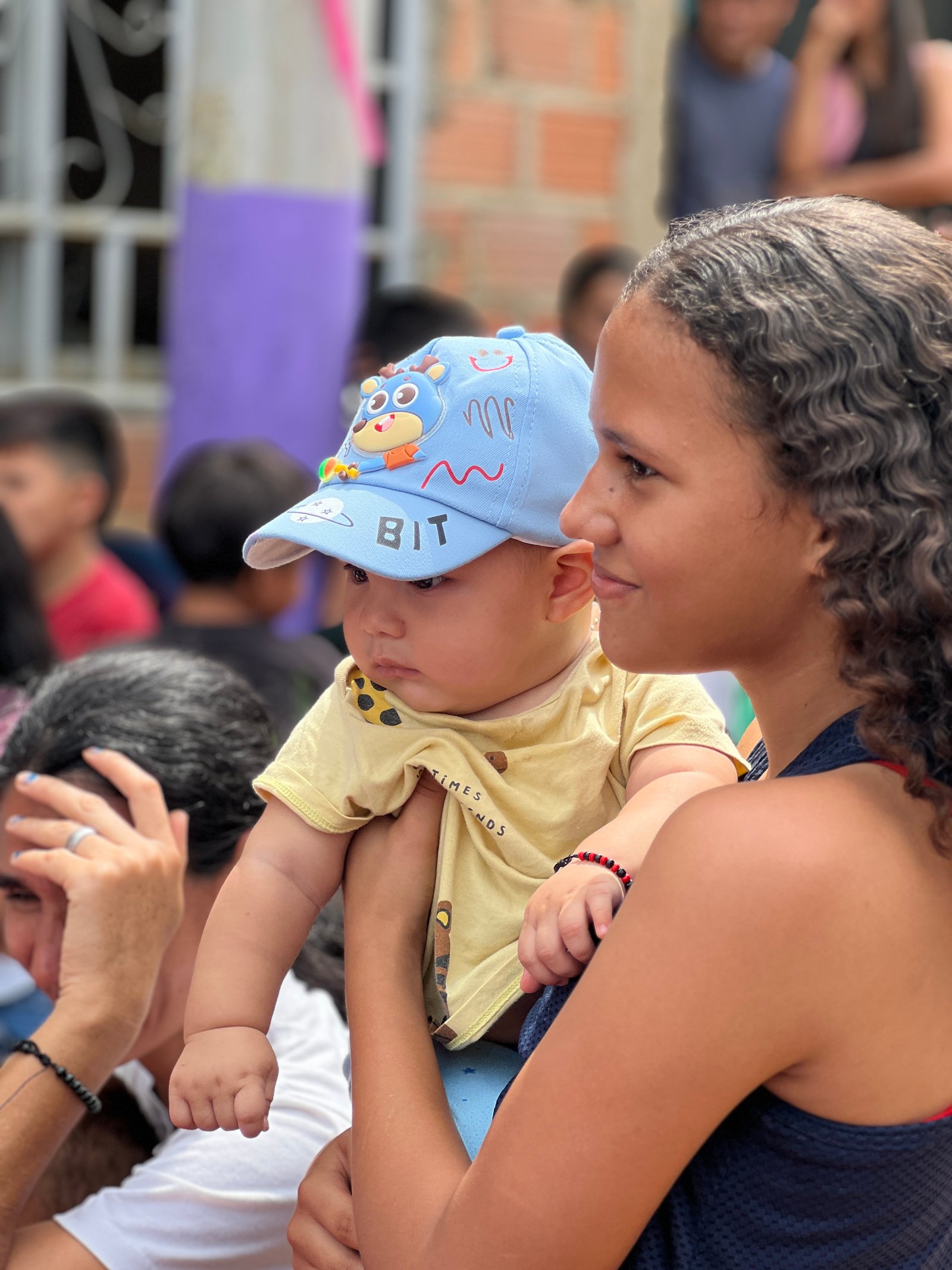 Voluntaria durante una entrega